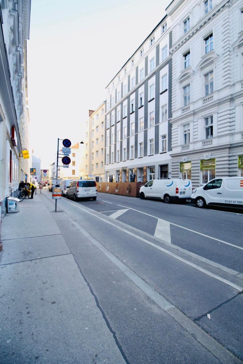 Luxury Apartment In Praterstern Area Viena Exterior foto